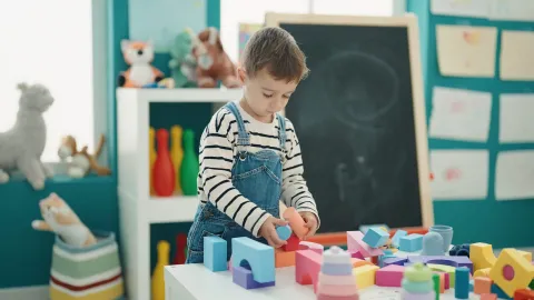Montessori Eğitimi: Çocuk Merkezli Bir Keşif Yolculuğu
